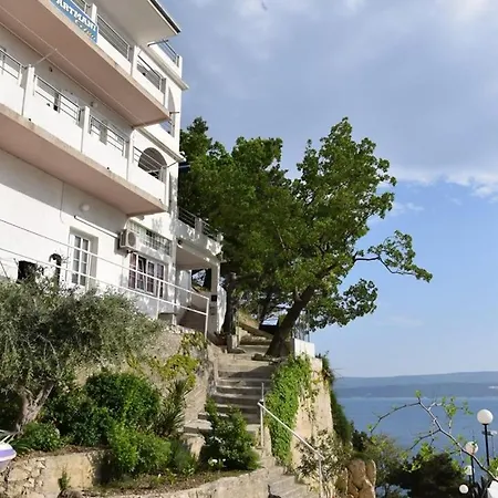 Complex In Πανσιόν 3*