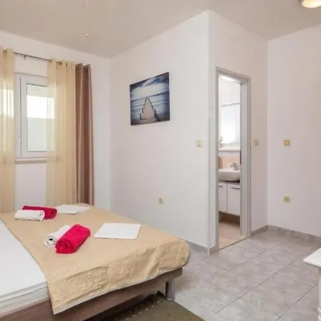 Complex In Guest house