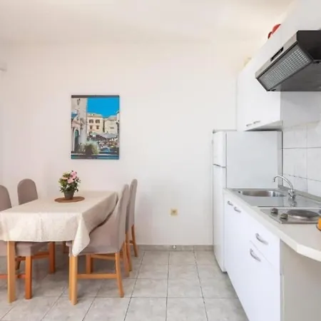Guest house Complex In Lokva Rogoznica