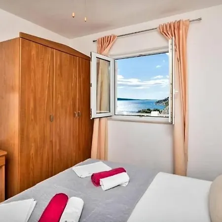 Complex In Guest house Lokva Rogoznica