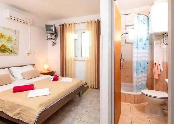 Complex In ゲストハウス